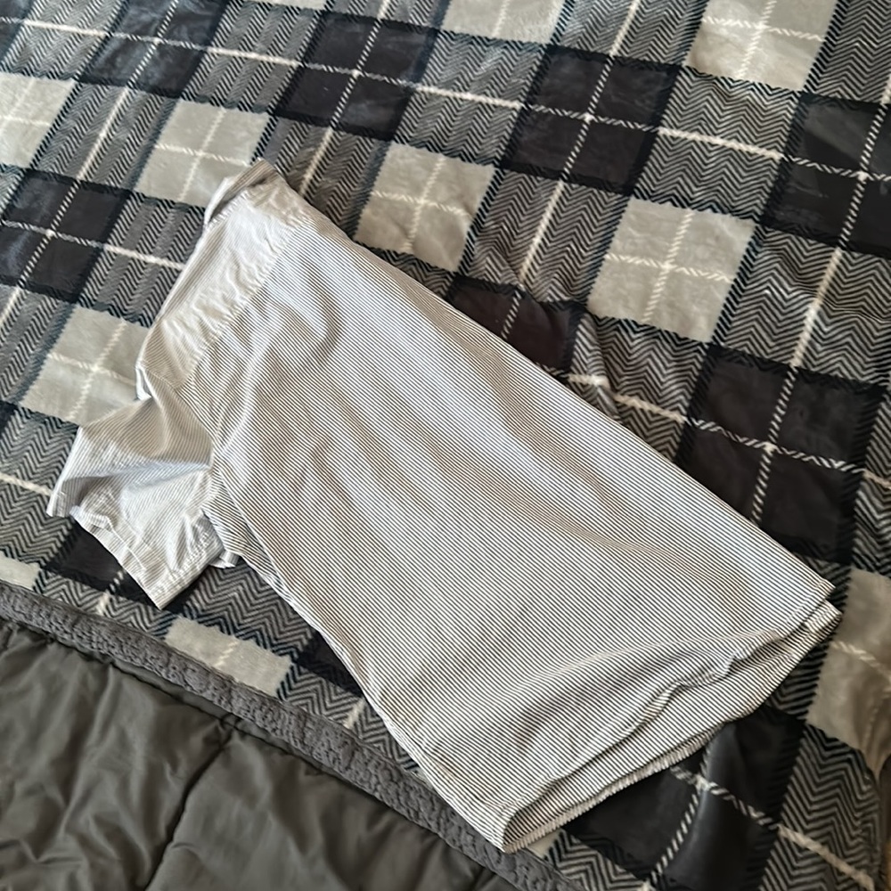 Button up - Picture 4 of 4